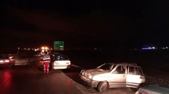 5 مصدوم در تصادف زنجیره ای چناران