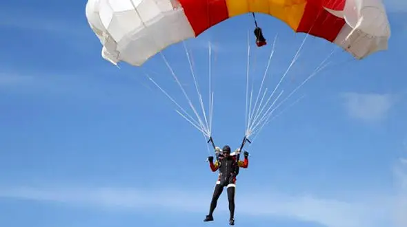  نجات چترباز مصدوم در ارتفاعات درودزن 