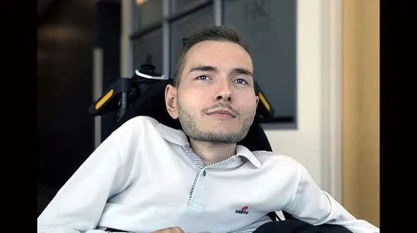 انتشار عکس همسر این مرد مشکل دار برای نخستین بار+ عکس