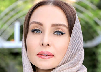 عکس های دکوراسیون مجلل و رویایی خانه حدیث فولادوند / خانه ای مثل نقاشی عاشقانه /  مبلمان شیک ، مجسمه های گچی، گل دیفن باخیا و کاج مطبق، دیوار های آجری !