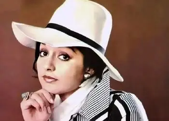 عکس| سفر در زمان؛ تیپ و چهره «گوگوش» در تهران و پیش از مهاجرت؛ دهه 70