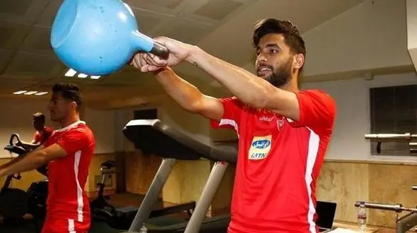 نیمکت‌نشینی که ۲ میلیارد و ۷۰۰ میلیون برای پرسپولیس آب خورد