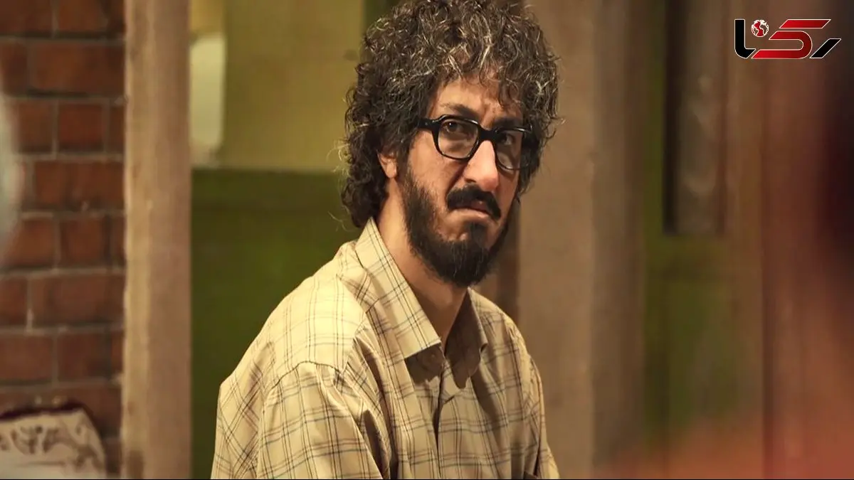 سکانس هایی از فیلم مرد عینکی با بازی بهرام افشاری ، مهدی هاشمی ، هومن حاجی عبداللهی و دیگر هنرمندان مشهور