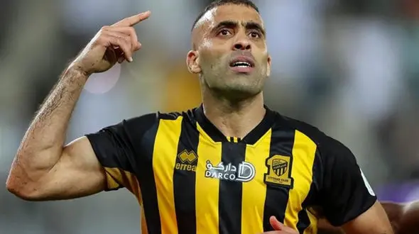 بازداشت مردی که به فوتبالیست معروف شلاق زد