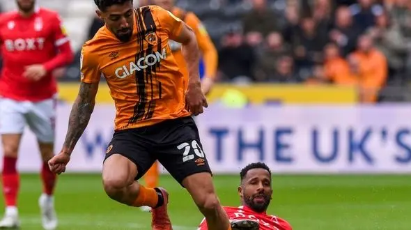 انتقال ستاره ایرانی به لیگ انگلیس قطعی شد/ سود استقلال از انتقال بازیکن ملی پوش