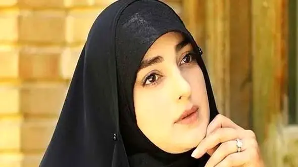 فیلم/ ستاره سادات قطبی از نماز خواندنش در مدینه