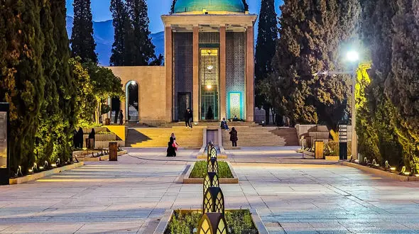 از آرامگا سعدی تا مسجد شاه در اصفهان