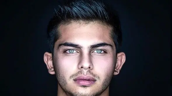 بازیگر معروف با انتشار یک عکس به شایعه تغییر جنسیتش دامن زد + عکس ارسلان قاسمی با گوشواره !