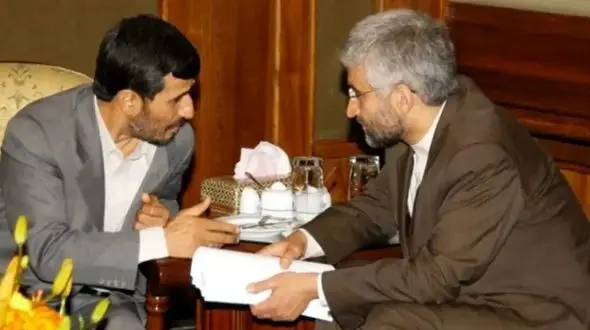 سکوت احمدی نژاد و فرار جلیلی؛ بازی‌های سیاسی در پرونده هسته‌ای