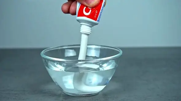 کاربردهای ساده و مهم خمیردندان + فیلم