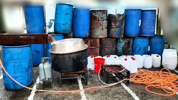 محاصره دخمه ساخت شراب شیرازی توسط پلیس