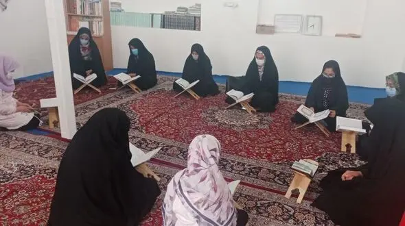 ختم قرآن کریم در خانه قرآن مهر روستای دزک