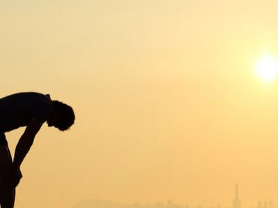 نوشیدن آب ساده در هوای گرم کافی نیست! روش‌ های موثر برای هیدراته ماندن
