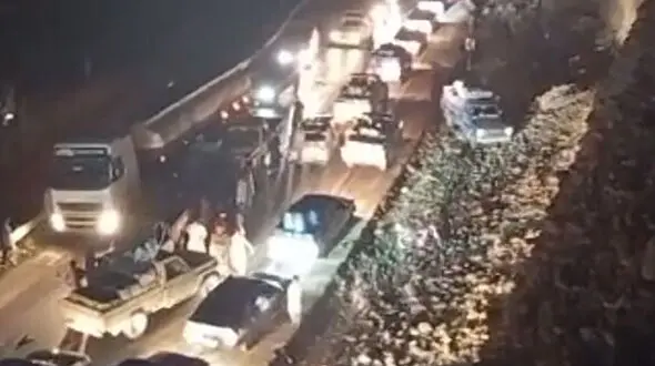 لغزندگی جاده بر اثر آغشته بودن به گازوییل حادثه آفرید