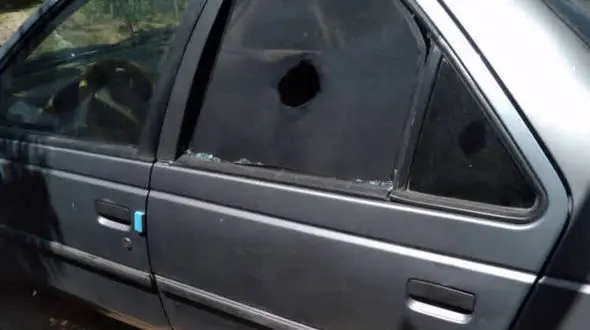 عکس / ترکیدن اسپری خوشبو کننده داخل خودرو مرد زرندی