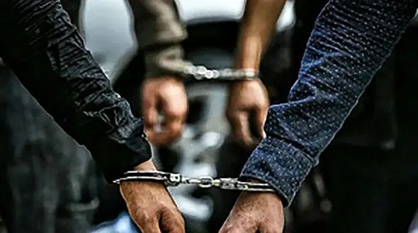 بازداشت دزدان هفت تیرکش طلافروشی های لارستان