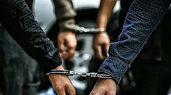 بازداشت دزدان هفت تیرکش طلافروشی های لارستان