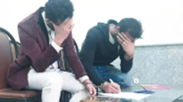 پسر دانشجو زن استاد را با ماشینش دزدید و به جاجرود برد و ...+عکس