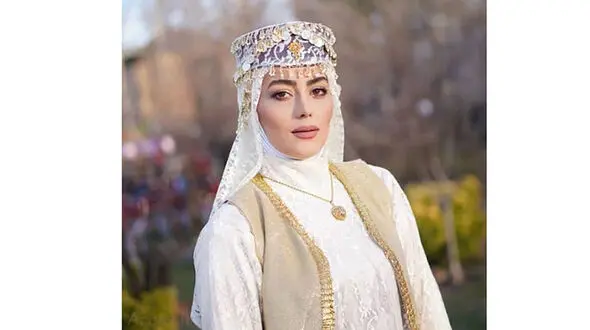 فیلم لحظه به لحظه تغییر چهره خانم بازیگر ! / هدیه بازوند کلا تغییر کرد !