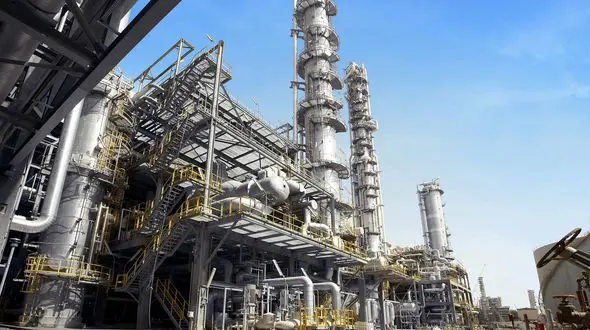 چرا شرکت های پتروشیمی در تهران تعطیل نمی شوند؟