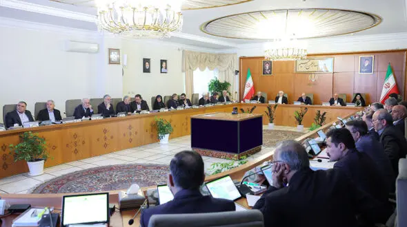 کیهان: دولت پزشکیان «آرایش جنگی» ندارد