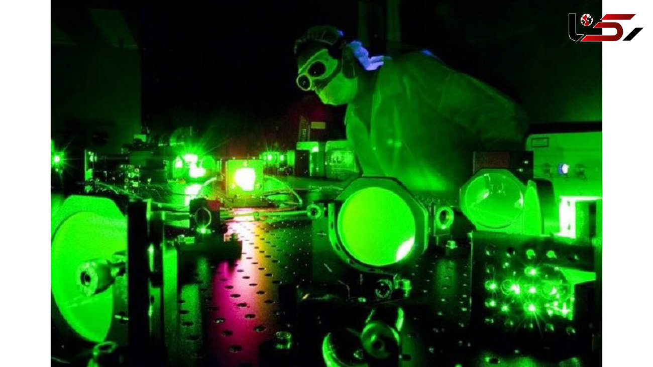خروج فوتون‌هایی عجیب از الکترون با تابش پرتوهای نوری به شدت چند میلیارد برابر خورشید 