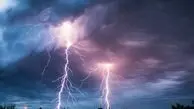 فیلم صحنه عجیب از تشکیل ابرهای رعدوبرقی در آسمان هرمزگان