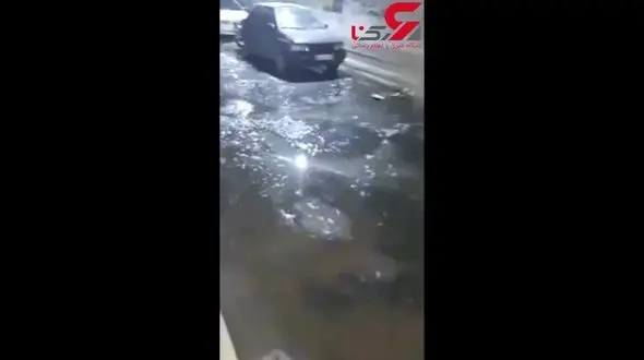 جاری شدن فاضلاب در خیابان‌های بندرماهشهر + فیلم
