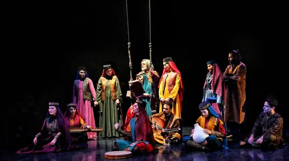 نگاهی به تئاتر عاشقانه و زیبای مجنون آن لیلی با اجرا و روایت استاد کاکاوند در تهران+ویدیو