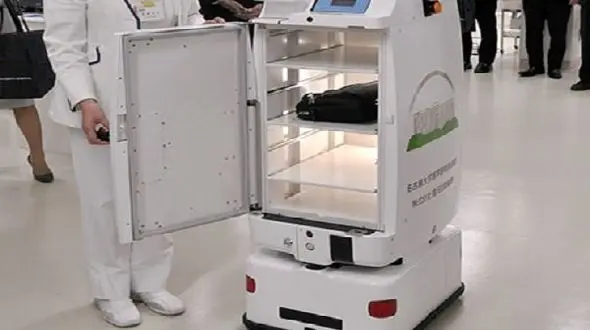 در ژاپن ربات های بیمارستانی در شیفت شب کار می کنند