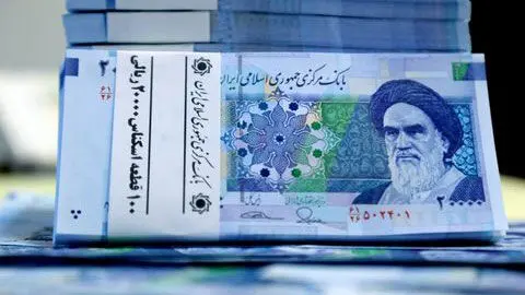 توزیع پول نو در شعب منتخب بانکی آغاز شد/ اسکناس‌های توزیعی ۲ و ۵ هزار تومانی است