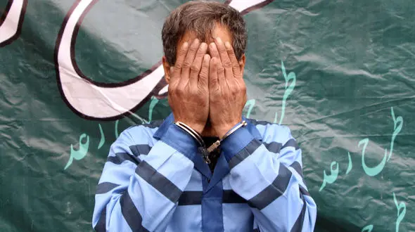 پیر دزدان شهرری مسلحانه از خودروها دزدی می کرد + فیلم گفتگو