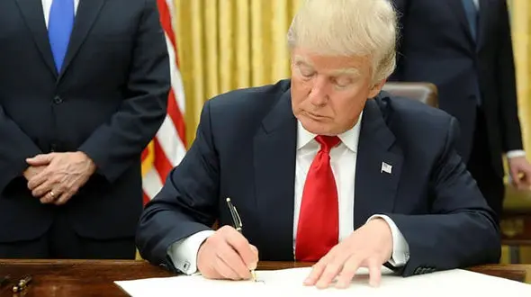 اعتراف عجیب سناتور آمریکایی به شکست ترامپ مقابل ایران