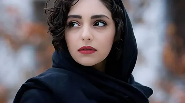 عکس مادر شیک پوش هستی مهدوی فر ! / مارد قدکوتاه تر از خانم بازیگر قد کوتاه !