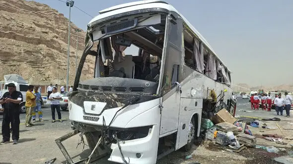 جزئیات واژگونی مرگبار اتوبوس عسلویه ـ کرمانشاه/ 23 نفر کشته و مجروح شدند + عکس