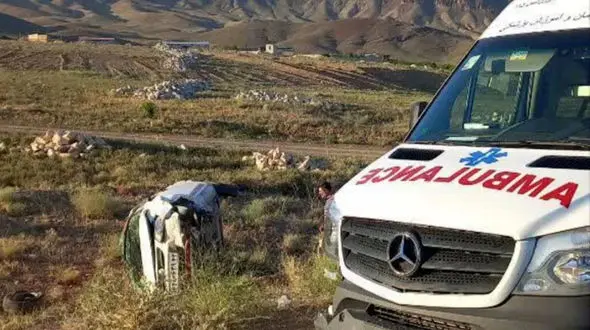 واژگونی خودرو کوئیک در دوراهی ازناوه با یک کشته و یک مصدوم