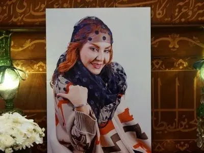 عکس ها / نگاهی به حضور هنرمندان مشهور ایرانی در مراسم ختم زهره حمیدی / از رابعه اسکویی تا آشا محرابی و مرجانه گلچین و...