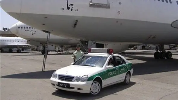 بازداشت مسافر مشکوک در پرواز کیش / کیف دستی اش برملا کرد
