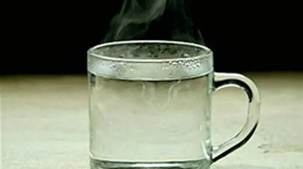 فواید آب داغ برای بدن چیست؟