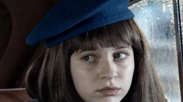 چهره جدید پریا مردانیان بازیگر شاپرک در “سرزمین مادری” بعد ۱۵ سال