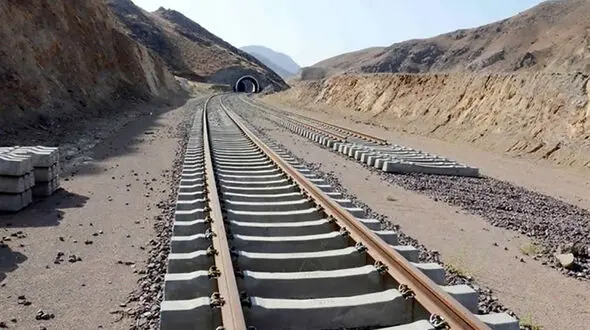 مجوز احداث ۸۳ کیلومتر خط راه آهن شرکت پالایش نفت اصفهان به راه آهن سراسری کشور گرفته شد