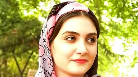 ویدیو امروز / سکانس از صحبت های الناز ملک بازیگر محبوب سریال زخم کاری درباره ی زنگی شخصی اش /بدون اجازه بابام میرفتم سینما