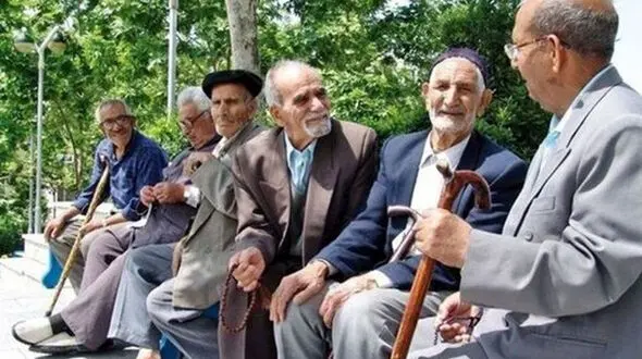 ۷۵ سالگی اعلام مرگ اقتصادی بازنشستگان ایران  ! / هم نمی توانند وام بگیرند و هم دیگر شرایط خرید قسطی را ندارند