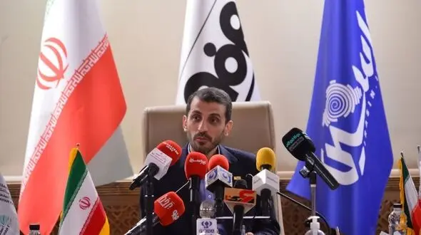 فاز1 نیروگاه فولاد مبارکه در 10 روز آینده به بهره‌برداری می‌رسد/  بهترین نقطه استقرار کارخانه همین‌جاست