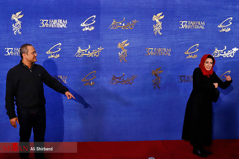 ژست‌های رامبد جوان و نگار جواهریان پیش از نمایش «طلا»