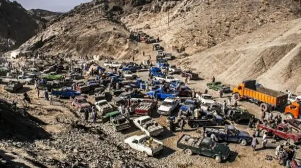 ذخیره عظیم قاچاق سوخت در روستای کوچک کشور کشف شد
