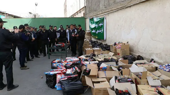 کشف ۳ میلیون ترقه و مواد محترقه در شرق تهران/۲۹ نفر دستگیر شدند