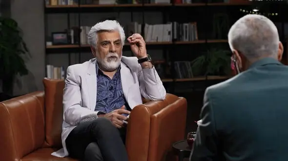 شهید بروجردی گفت: دست از این قرتی‌بازی‌هات بر نمی‌داری؟!
