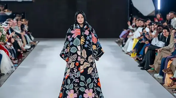 حضور ساره، ربات انسان‌نمای سعودی در هفته مد ریاض 