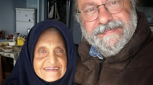 فیلم / بابک کریمی: مادرم خوب نبود بهم محبت نمی کرد / برای اولین بار توی 15 سالگی در ایتالیا باهاش رفتم زیر یک سقف/ وقتی مُرد به شدت افسرده شدم چون...